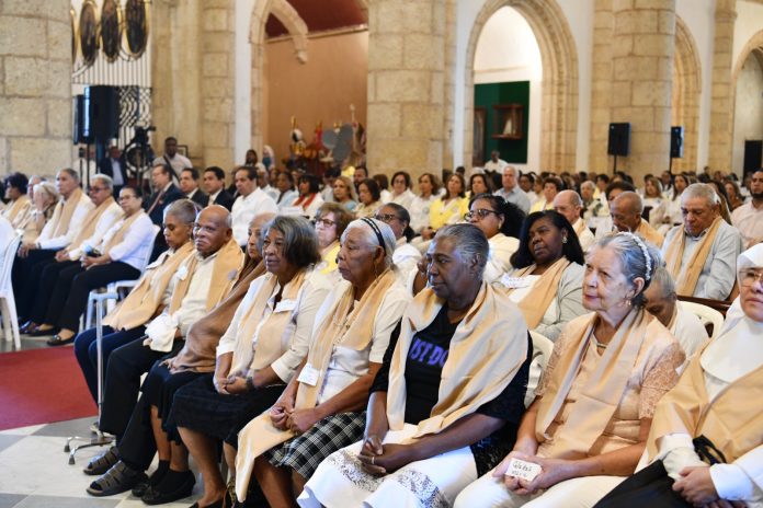 La Pastoral de la Salud de la Arquidiócesis de Santo Domingo desarrolló un amplio programa de acciones, impactando a más de 143,000 personas, en su mayoría pacientes en condición de vulnerabilidad, a través de 4,100 entes eclesiales y de salud.