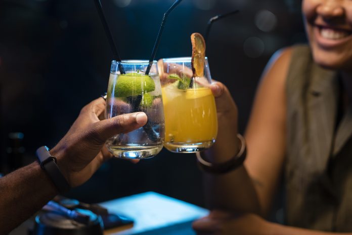 Cinco creencias erróneas sobre el alcohol que debes evitar esta Semana Santa