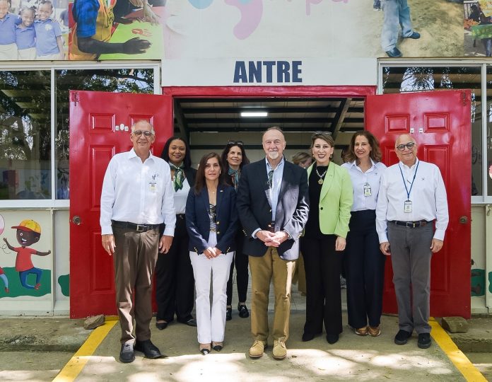 CODEVI recibe visita conjunta de la Embajadora de Estados Unidos en República Dominicana y el encargado de Negocios de EE.UU. en Haití
