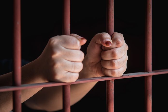 Prisión para mujer imputada de maltratar niña en centro de cuidado infantil de SDE