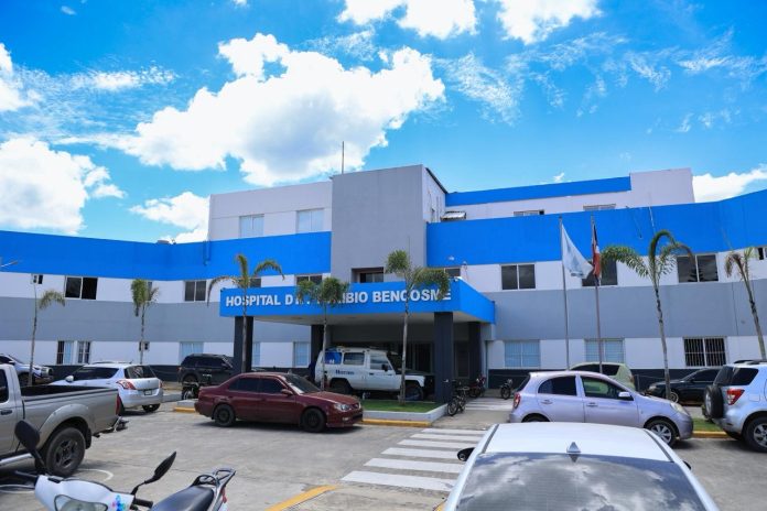 Asimismo, informó que el hospital será sometido a un proceso de auditoría interna, tomando en cuenta su alta demanda como centro de tercer nivel de atención, con el propósito de optimizar la calidad de los servicios.