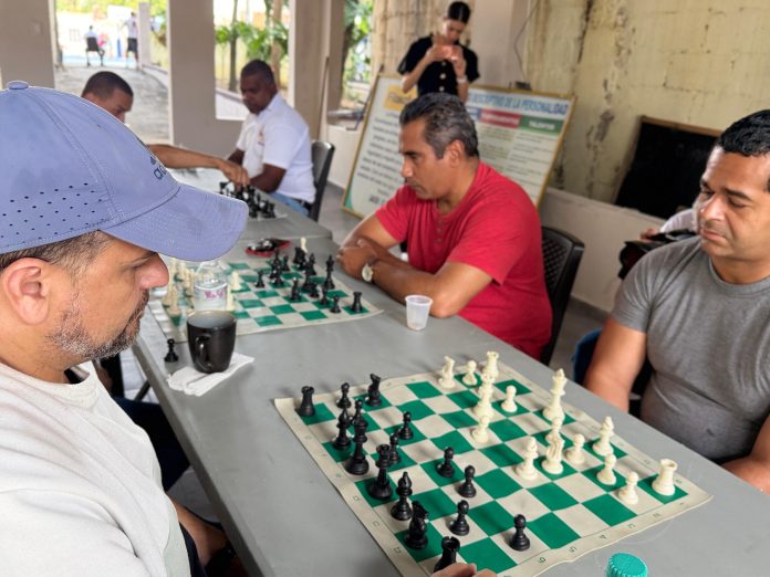 La actividad contó con la presencia del director y fundador de la institución, Julio Manuel Díaz Capellán, quien reafirmó el compromiso de Hogar Crea Dominicano con la prevención, el tratamiento y la reinserción social de las personas afectadas por las adicciones.