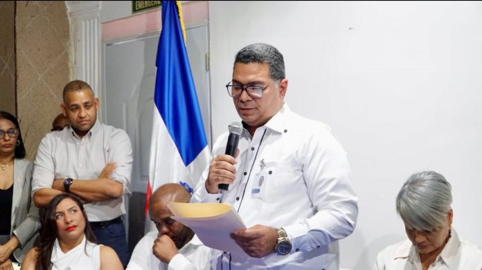 Doctor Eleazar Reyes asume como director del SRS Higuamo