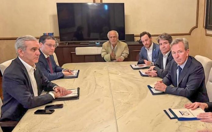 Reemplazan miles de manos de obras extranjeras en la industria azucarera dominicana por avance del 1 al 70 por ciento en mecanización
