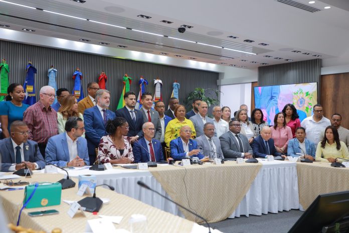 PARLATINO trata en RD el impacto del sargazo y el cambio climático en el Caribe