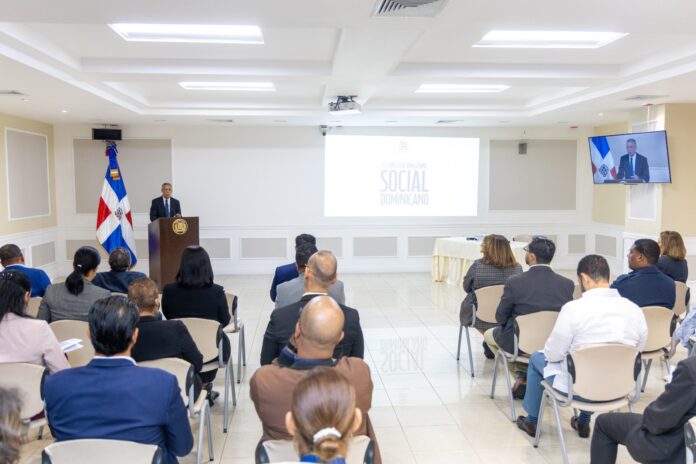 Senado capacita a su personal con la Conferencia Magistral “El Constitucionalismo Social Dominicano”