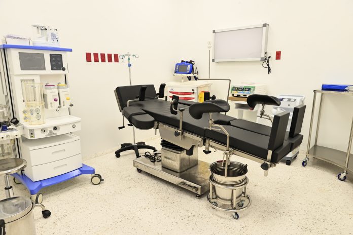 Maquinarias hospitalarias SNS exhibe fortalecimiento Red Pública de Salud en 2025