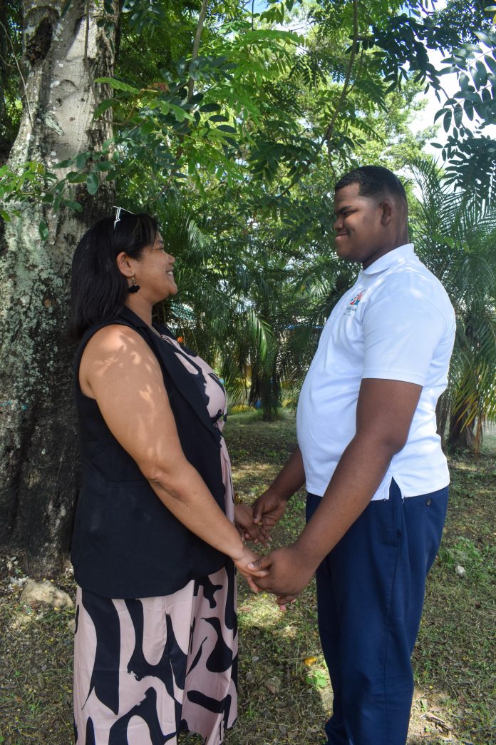 Como ciudadano y en los diferentes roles que desempeño en la sociedad dominicana, estoy siempre dispuesto a contribuir en transformar problemáticas en soluciones a corto, mediano o largo plazo.