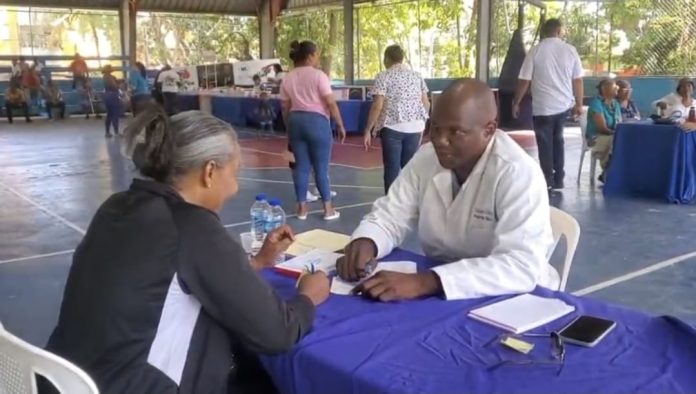 Operativo de salud benficia residentes de Santo Domingo Norte