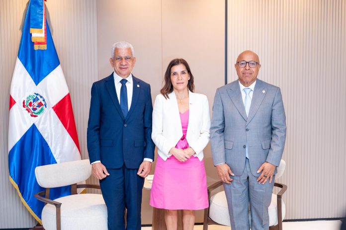 Congreso Nacional y embajadora de Estados Unidos abordan agenda legislativa y cooperación bilateral