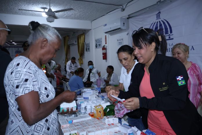 Desarrollo de la Comunidad destaca trabajo conjunto con el Ejército en beneficio de familias vulnerables