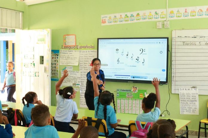 Evaluación de Desempeño Docente supera en primera semana el 21 % de los docentes previstos