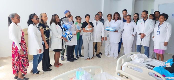 Maternidad Dra. Evangelina Rodríguez atiende embarazo de alto riesgo en paciente con enfermedad renal crónica en diálisis peritoneal
