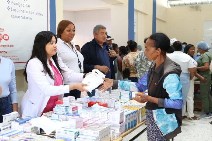 Residentes en Elias Piña reciben jornada asistencial encabezada por Desarrollo de la Comunidad