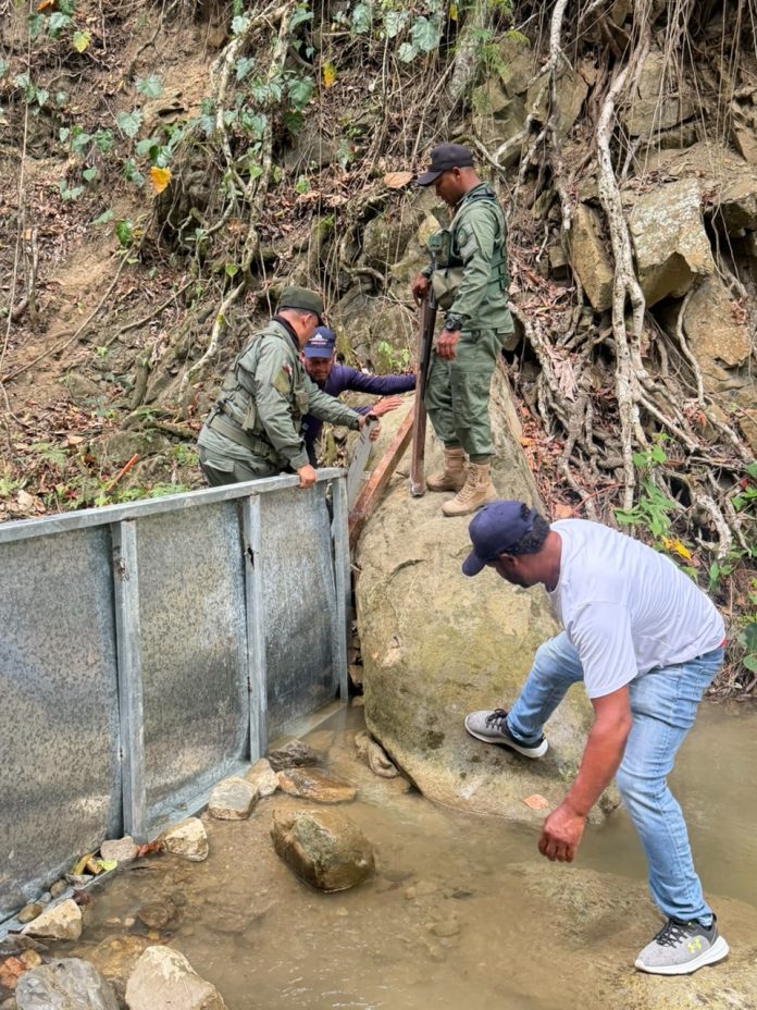 Medio Ambiente desmantela represa ilegal construida en el Río Bellaco, en Jacagua Medio Ambiente desmantela represa ilegal construida en el Río Bellaco, en Jacagua