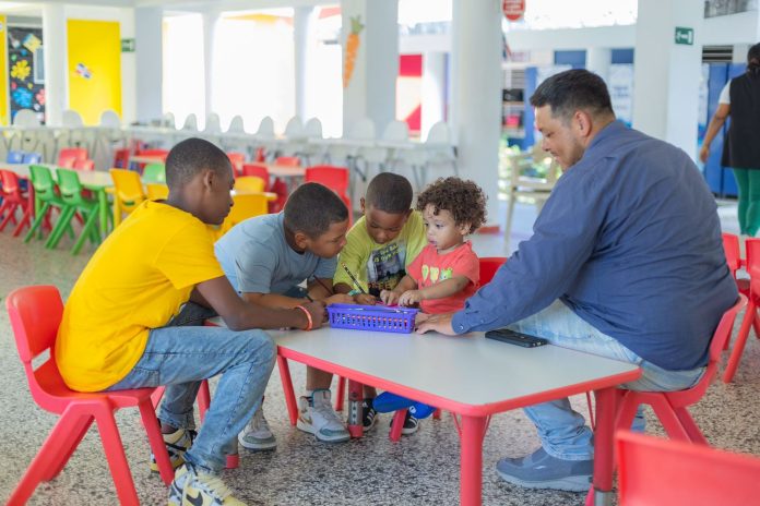 UNICEF: El juego, el afecto y el diálogo ayudan a prevenir la violencia y fortalecen el desarrollo de la niñez