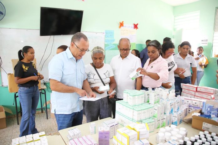 Senador Johnson Encarnación realiza operativo médico en Hondo Valle
