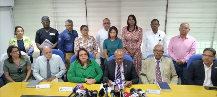 CMD RATIFICA PARO NACIONAL POR 24 HORAS Y REPUDIA ENÉRGICAMENTE ATROPELLO DE LA FISCALÍA DE LA VEGA CONTRA MÉDICO Y SU ASISTENTE CMD RATIFICA PARO NACIONAL POR 24 HORAS Y REPUDIA ENÉRGICAMENTE ATROPELLO DE LA FISCALÍA DE LA VEGA CONTRA MÉDICO Y SU ASISTENTE
