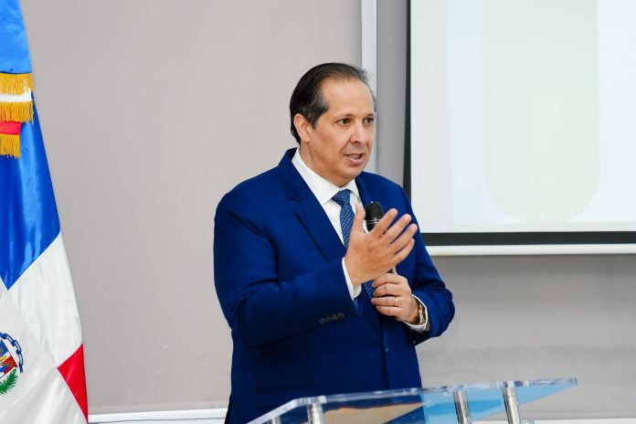 Ministro Víctor Atallah informa que niños diagnosticados con Atrofia Muscular Espinal recibirán tratamiento Ministro Víctor Atallah informa que niños diagnosticados con Atrofia Muscular Espinal recibirán tratamiento