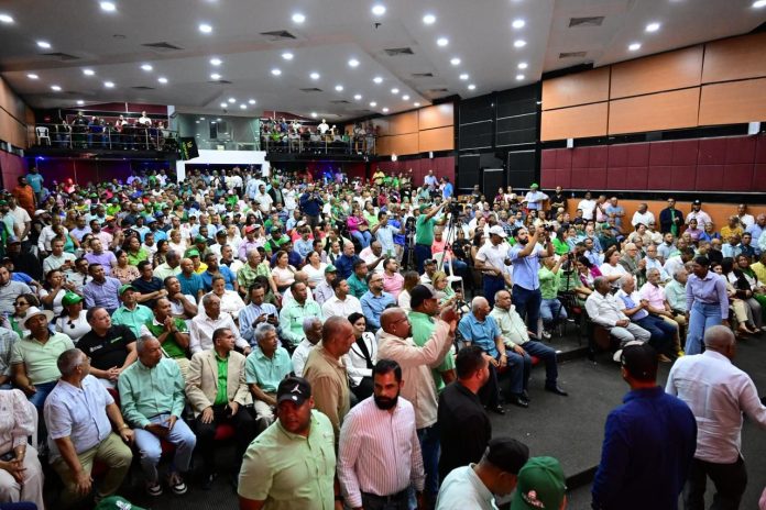 Leonel encabeza asambleas en La Vega y Bonao y asegura Fuerza del Pueblo ganará las próximas elecciones Leonel encabeza asambleas en La Vega y Bonao y asegura Fuerza del Pueblo ganará las próximas elecciones