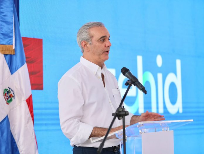 Abinader entrega carretera El Rubio–Los Corocitos