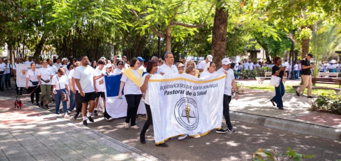 Monseñor Carlos Tomas Morel, arzobispo coadjutor de la Arquidiócesis de Santo Domingo, encabeza la Caminata Un Paso por la Salud Mental 2026 Monseñor Morel Diplán cierra Caminata Un Paso por la Salud Mental; la semana conmemorativa impacta más de 280 mil personas
