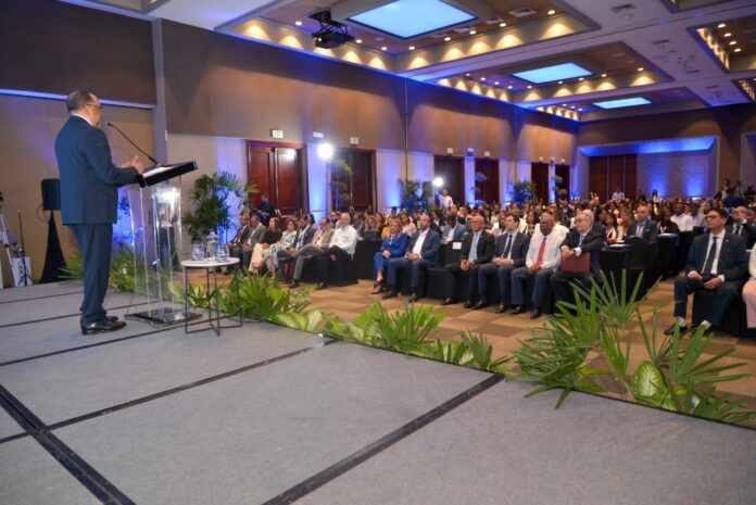 ADOCCO reúne a juristas, autoridades y gremios profesionales para analizar el impacto del nuevo Código Penal