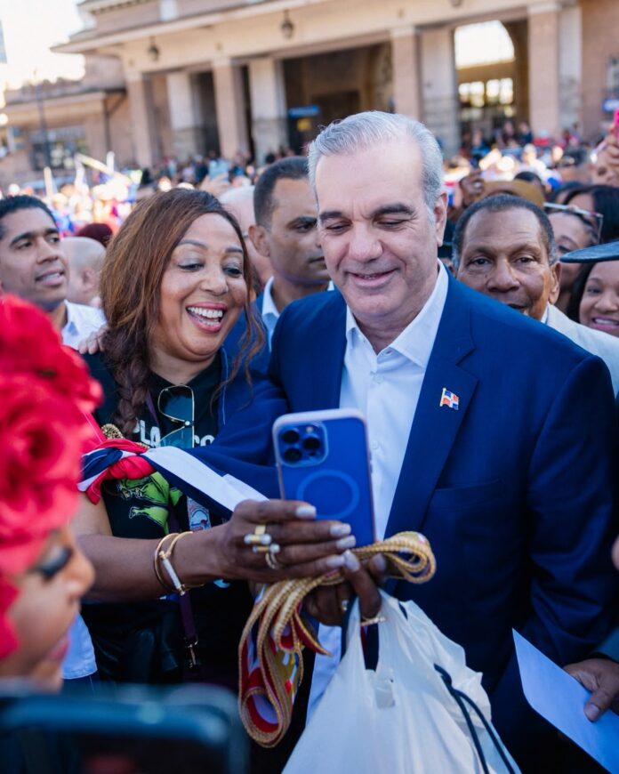 WhatsApp Image 2026-10-11 at 11.39.12 AM (1) Abinader inaugura la Parada Dominicana en Roma y resalta el orgullo patrio
