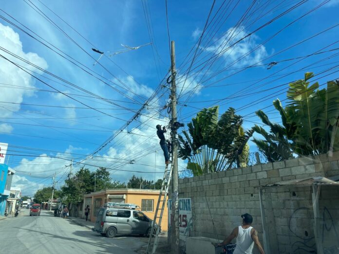 WhatsApp Image 2026-10-13 at 10.31.30 AM Imponen prisión preventiva a hombre sorprendido manipulando ilegalmente redes eléctricas de EDEESTE en La Romana
