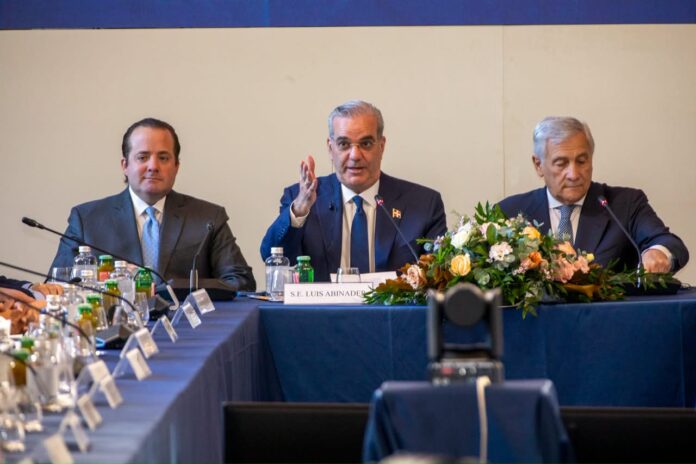 Presidente Abinader llama a empresarios italianos a invertir en República Dominicana y destaca complementariedad económica entre ambos países