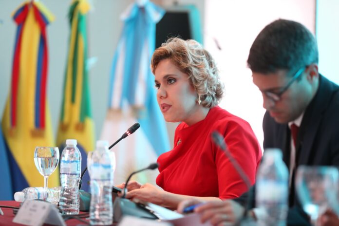 República Dominicana propone fortalecer la investigación y reducir barreras a la formalización para garantizar una competencia más equitativa