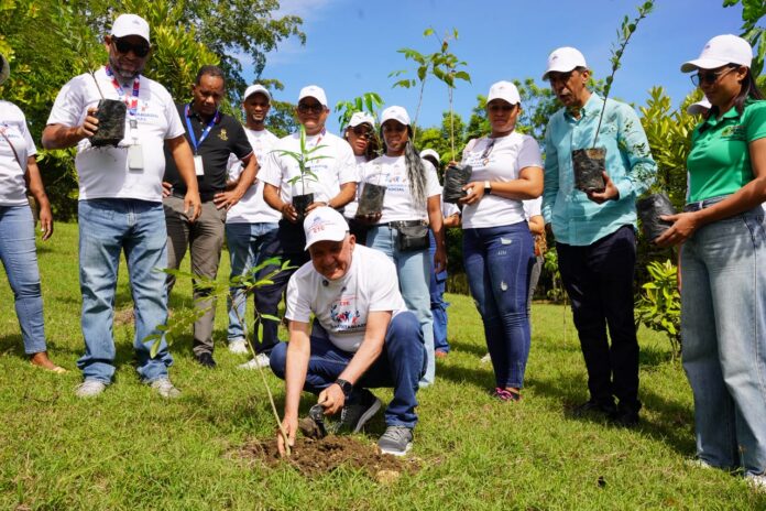 Voluntariado de los Centros Tecnológicos Comunitarios realiza jornada de reforestación